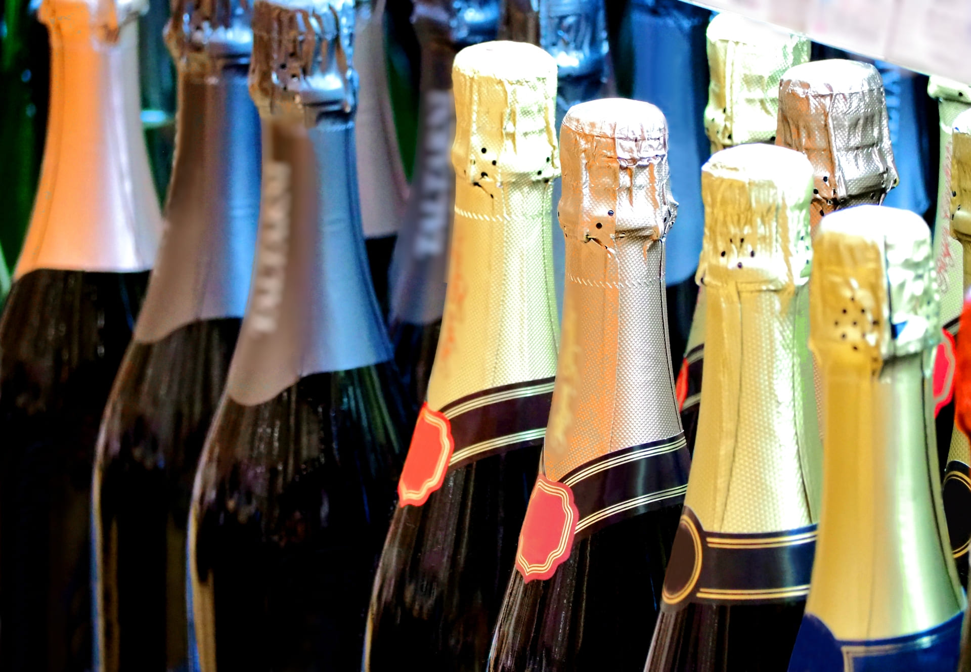 ナイトワークや夜職の出稼ぎをしても税金がかかるって本当？